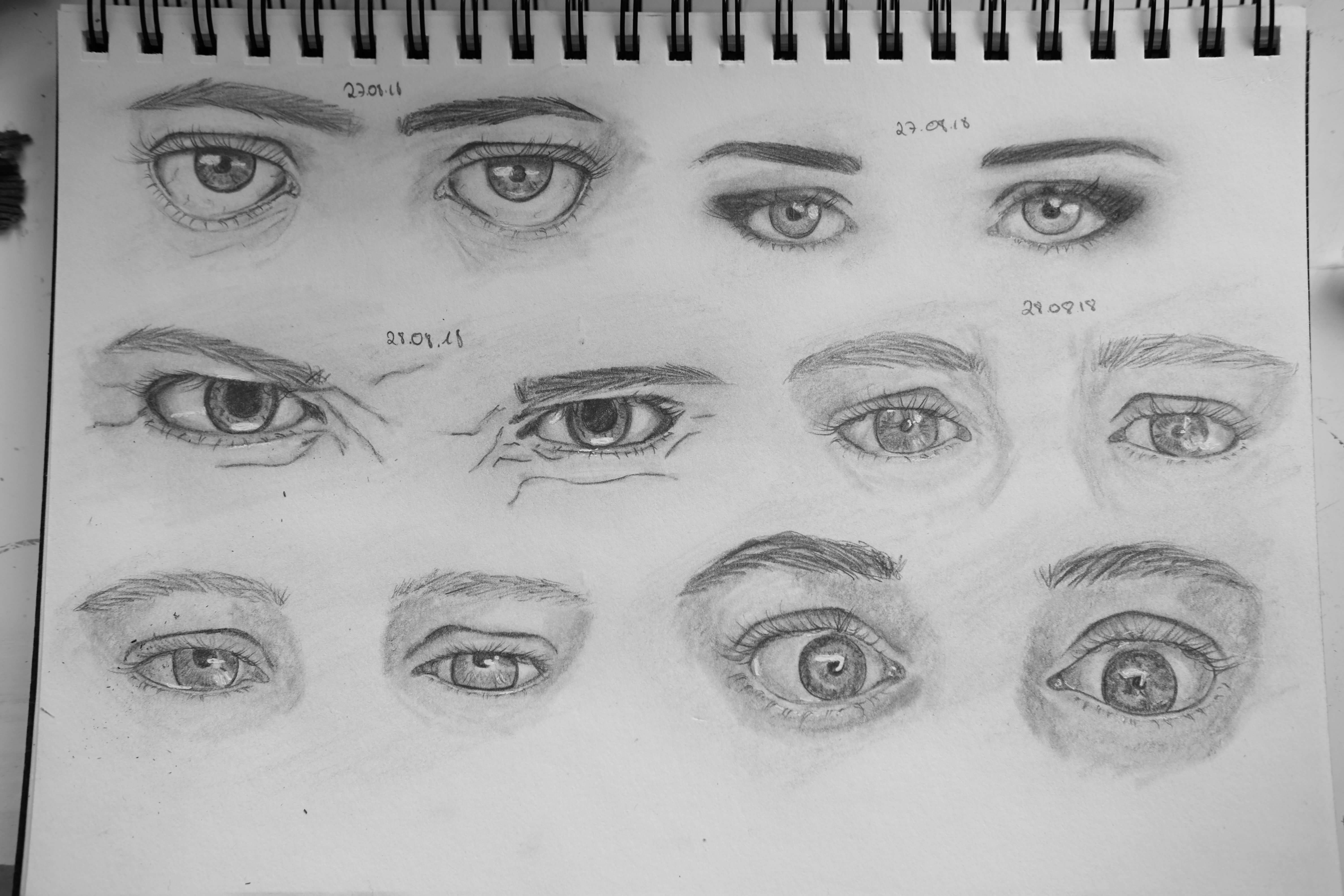 Drawing eyes with pencil